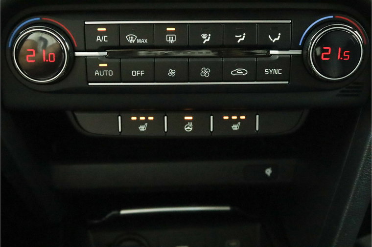 Vehicle Image 28