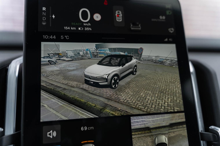 Vehicle Image 34