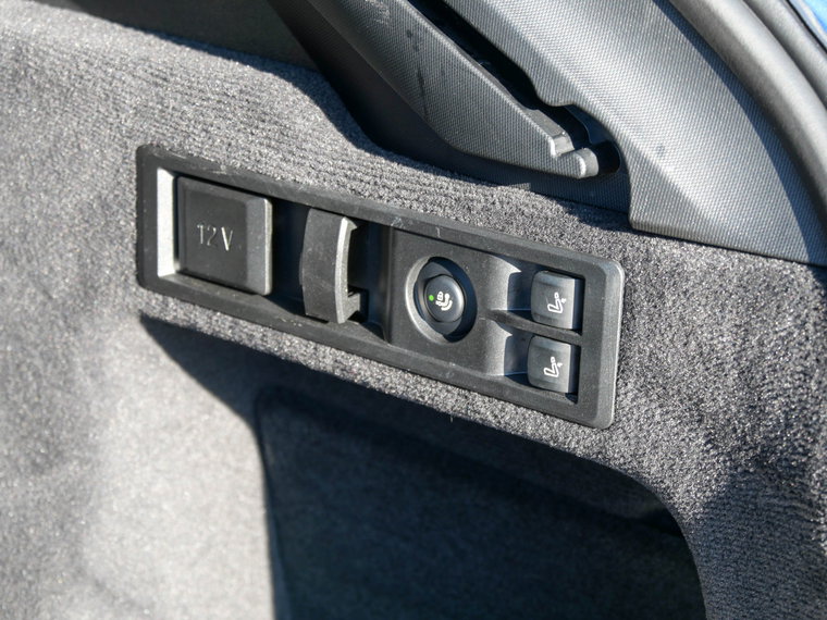 Vehicle Image 36