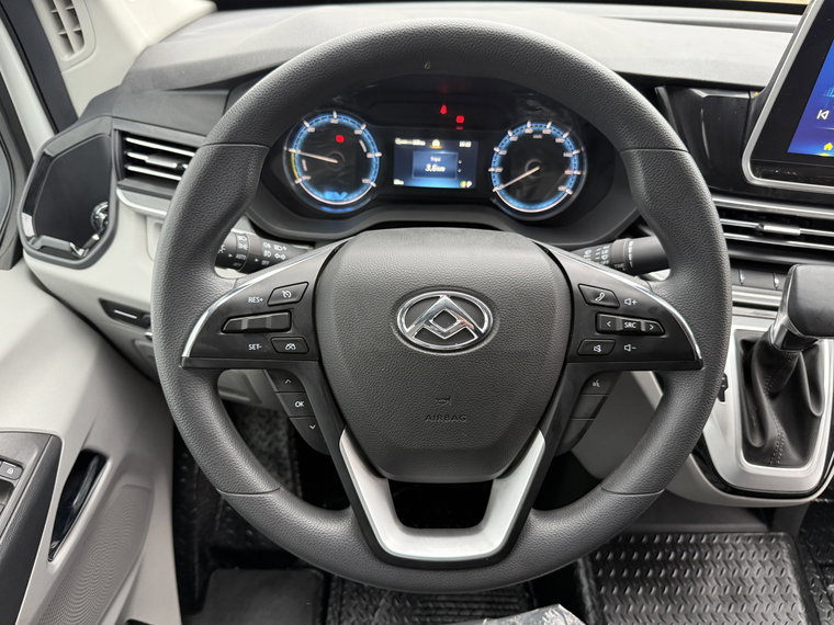 Vehicle Image 25