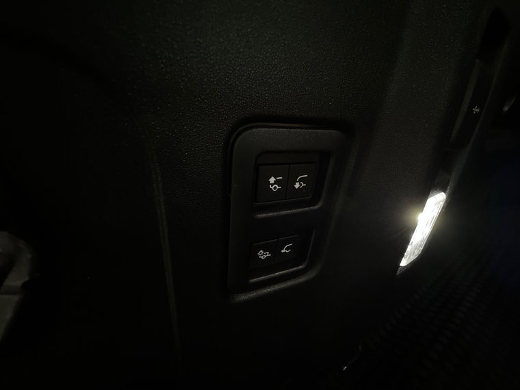 Vehicle Image 24