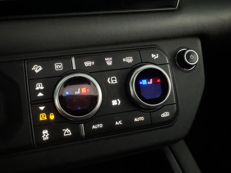 Vehicle Image 32
