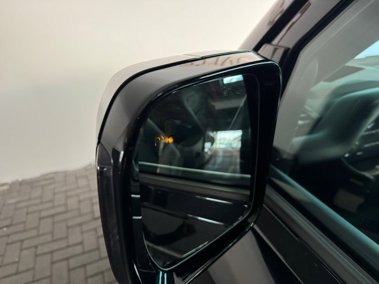 Vehicle Image 40