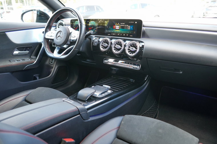 Vehicle Image 33