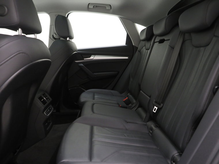 Vehicle Image 38