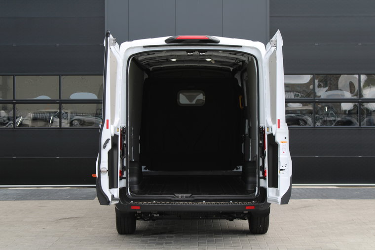 Vehicle Image 9