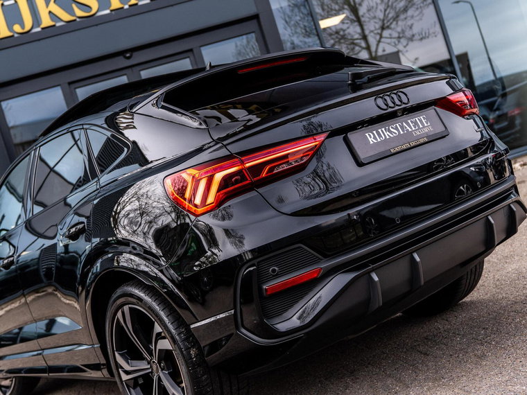 Vehicle Image 40
