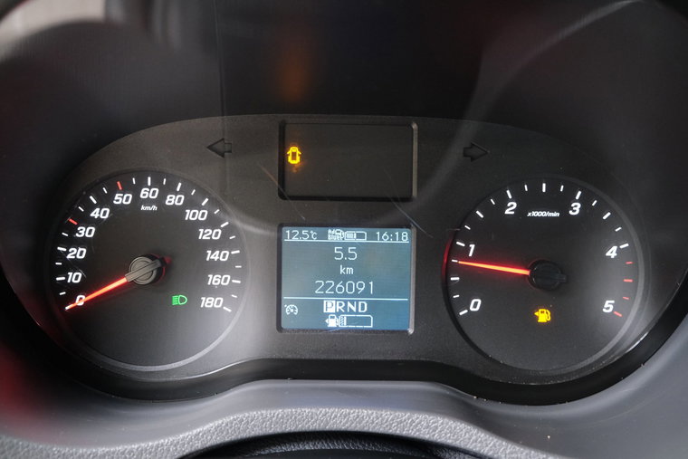 Vehicle Image 25