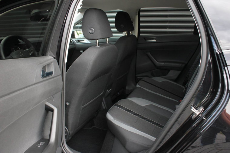 Vehicle Image 15