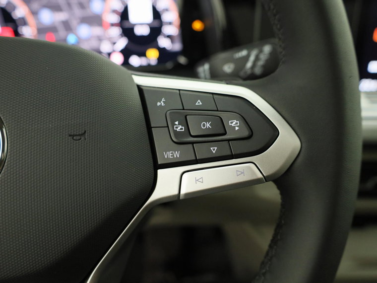 Vehicle Image 40