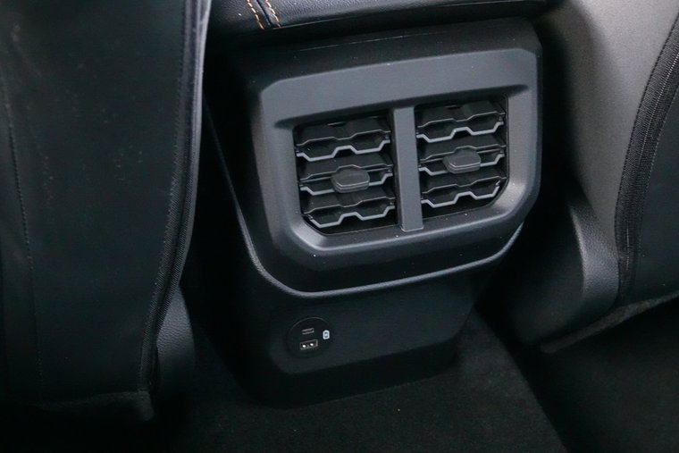 Vehicle Image 28