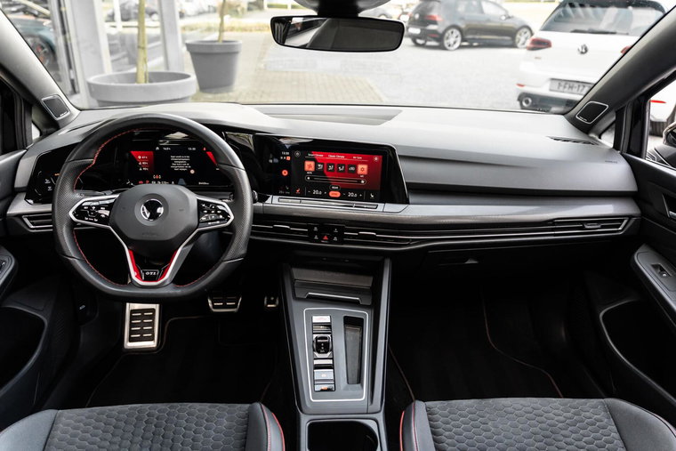 Vehicle Image 14