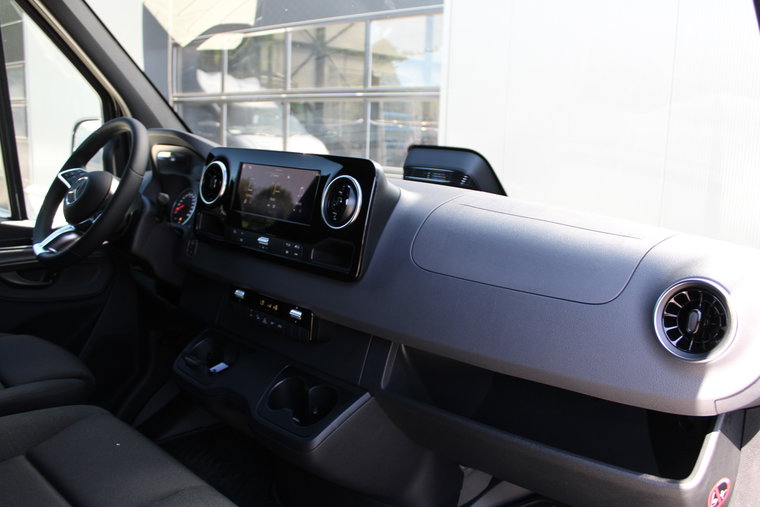 Vehicle Image 40