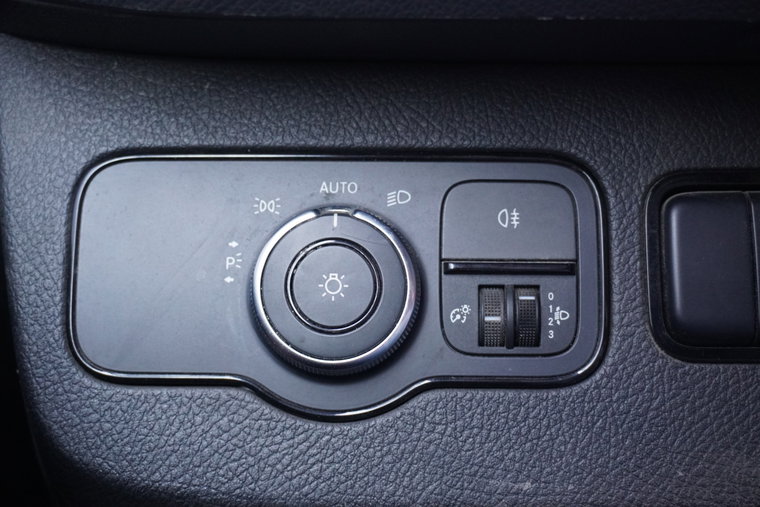 Vehicle Image 19