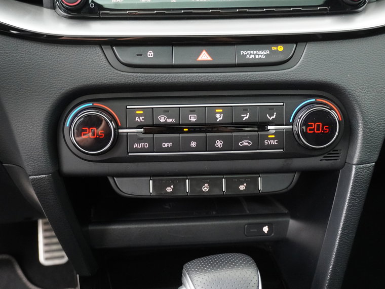 Vehicle Image 32