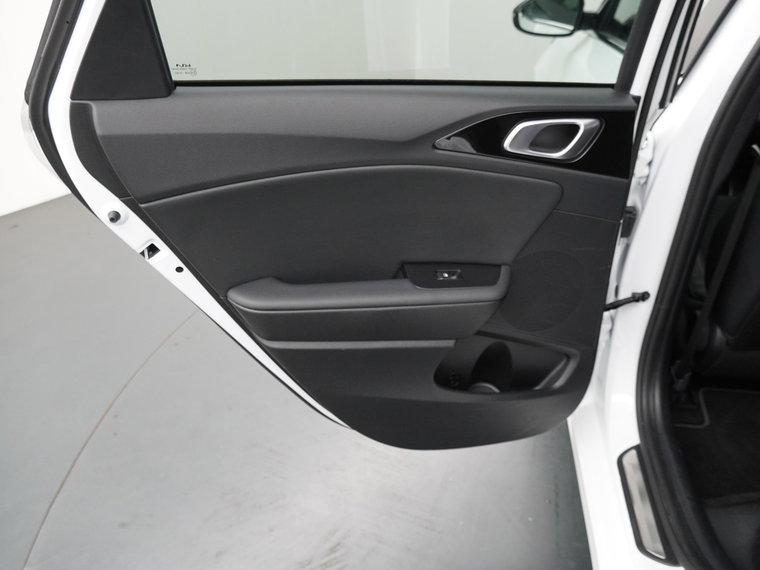Vehicle Image 37