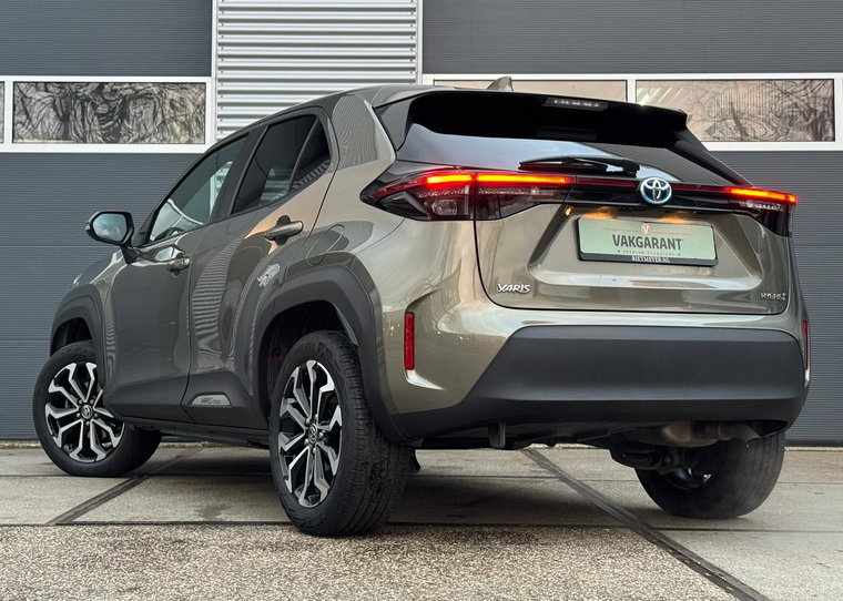 Vehicle Image 4