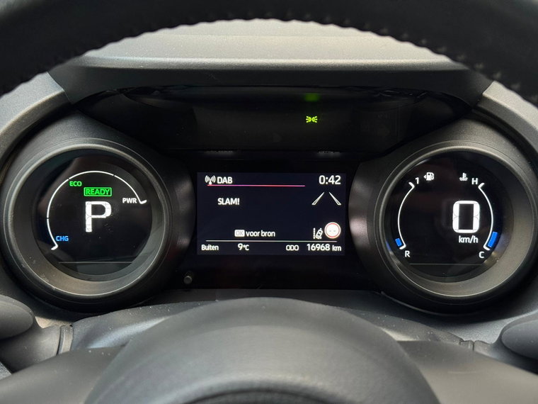 Vehicle Image 25