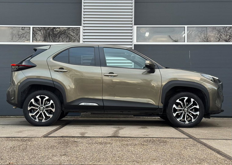 Vehicle Image 8
