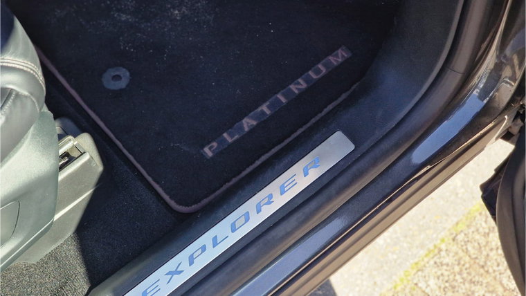Vehicle Image 35