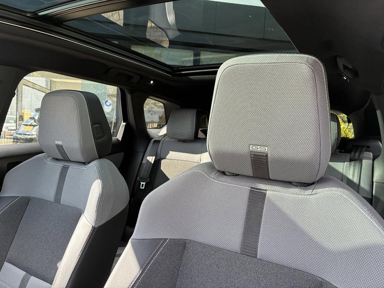 Vehicle Image 30