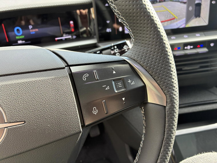 Vehicle Image 33