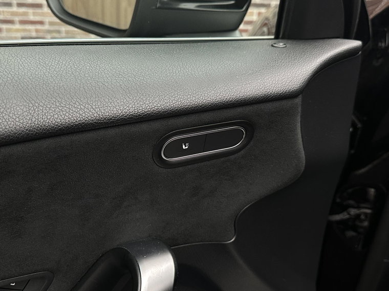Vehicle Image 40