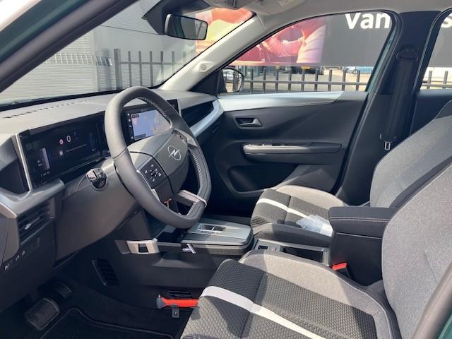 Vehicle Image 11