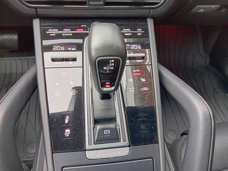 Vehicle Image 32