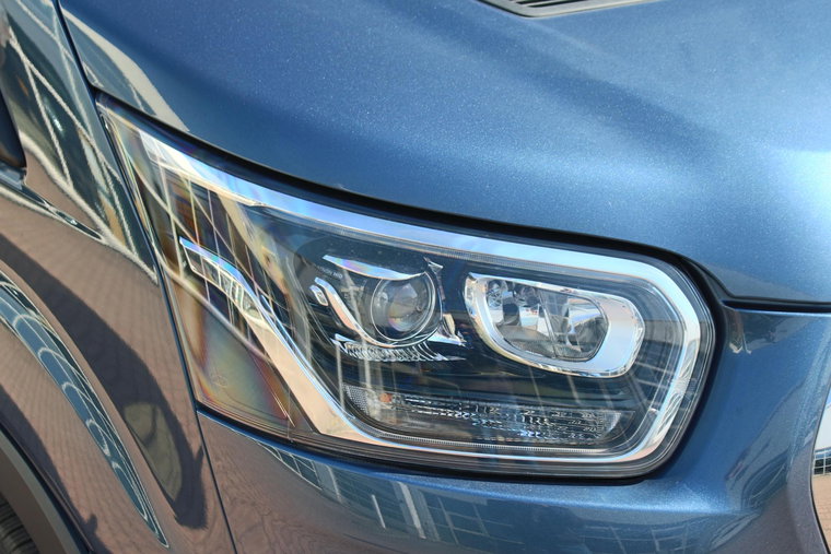 Vehicle Image 9