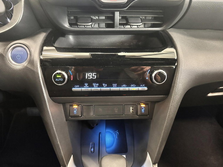 Vehicle Image 16