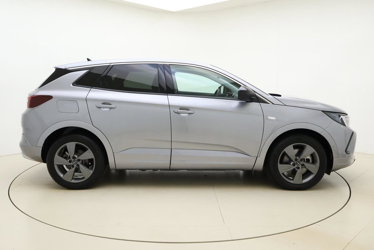 Vehicle Image 9