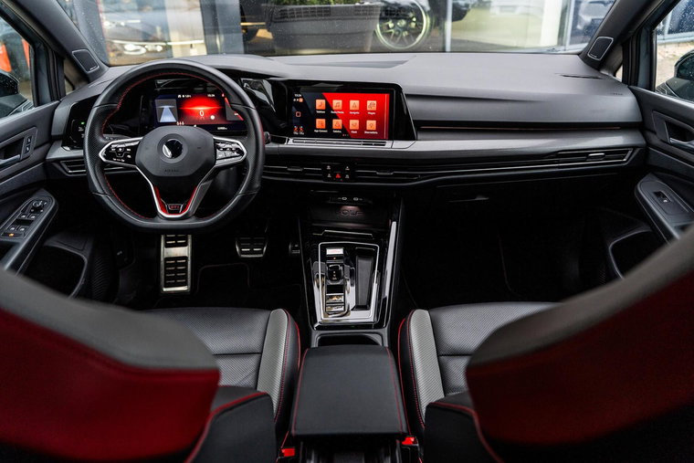 Vehicle Image 8