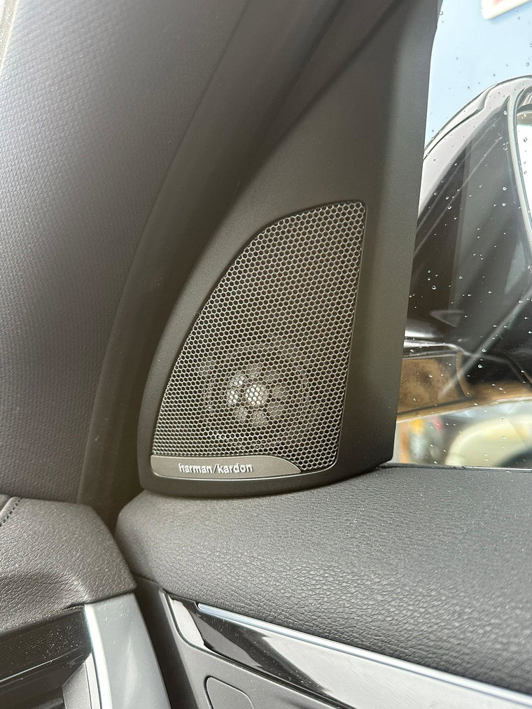 Vehicle Image 26