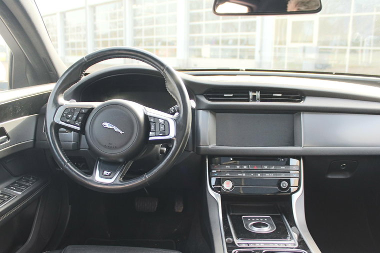 Vehicle Image 17