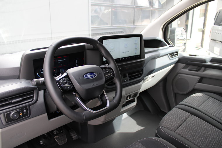 Vehicle Image 13