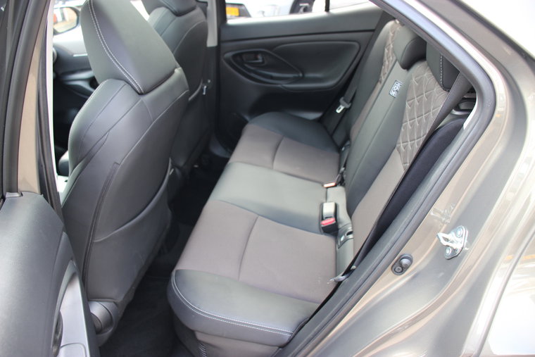 Vehicle Image 10