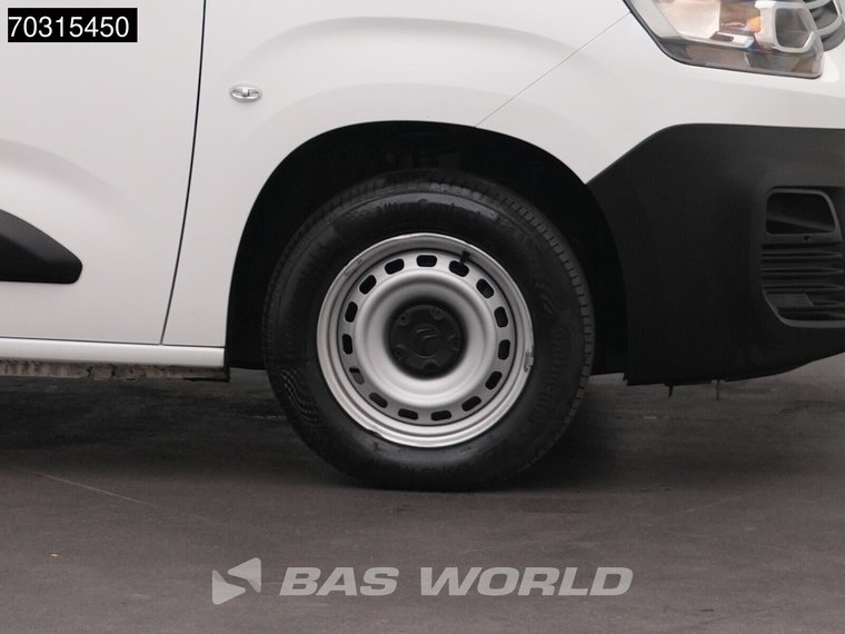 Vehicle Image 33