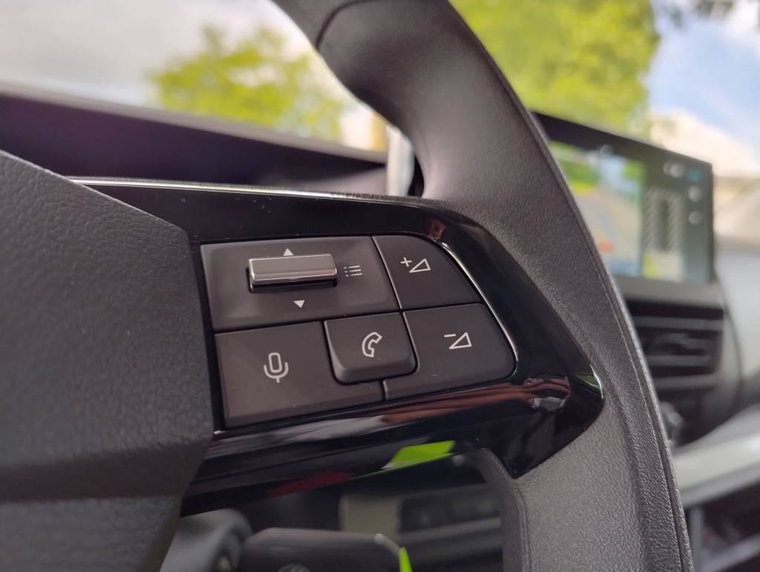 Vehicle Image 32