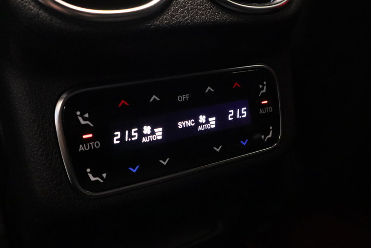 Vehicle Image 37