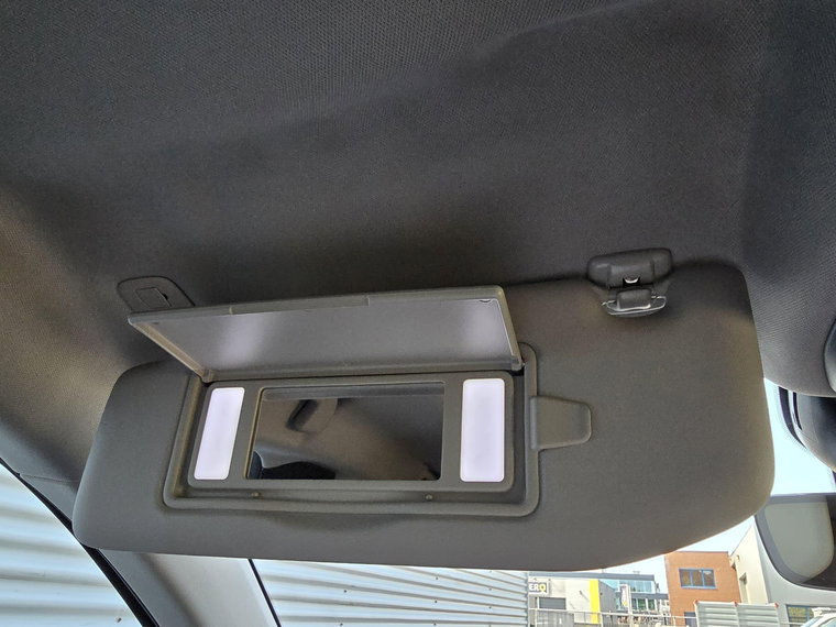 Vehicle Image 37