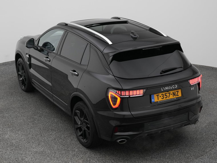 Vehicle Image 25