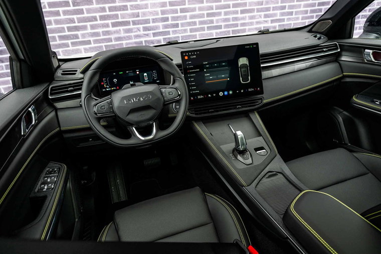 Vehicle Image 12