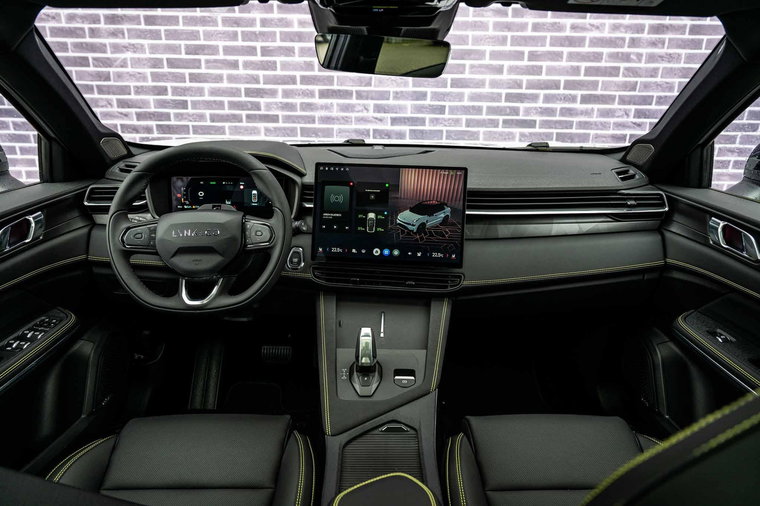 Vehicle Image 6