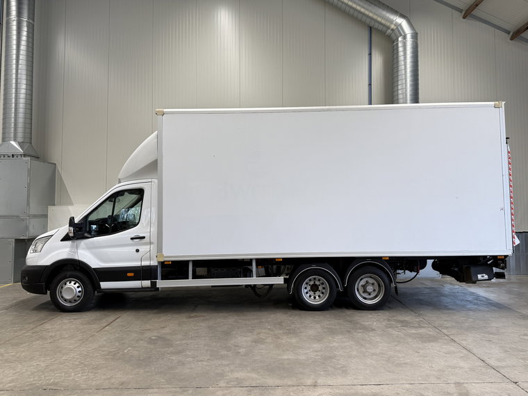 Vehicle Image 12