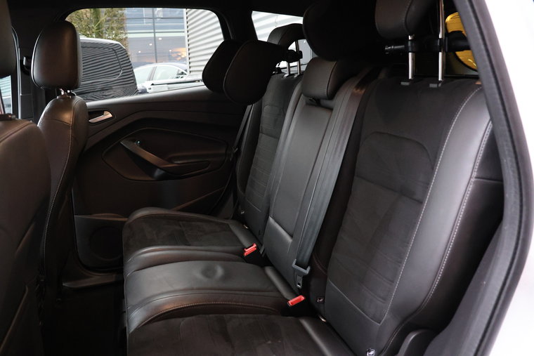 Vehicle Image 32