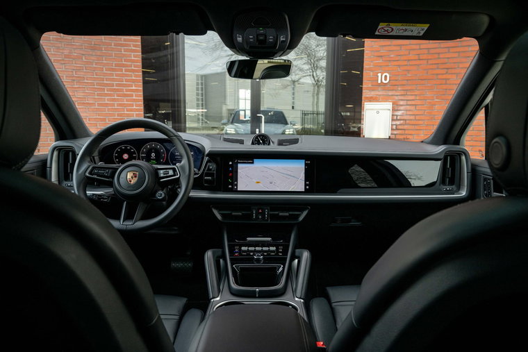 Vehicle Image 18