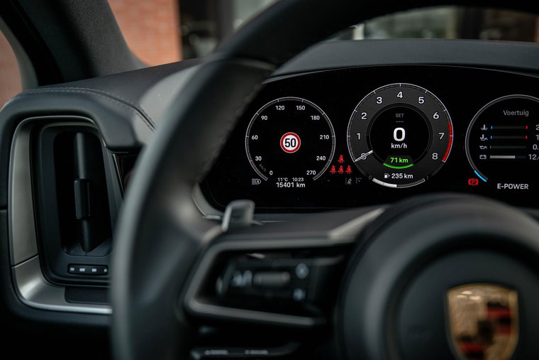 Vehicle Image 21