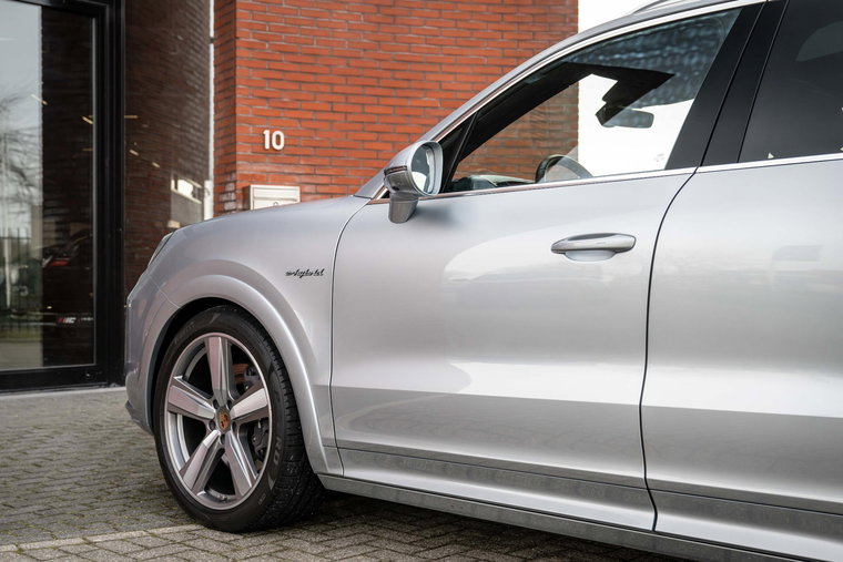Vehicle Image 11