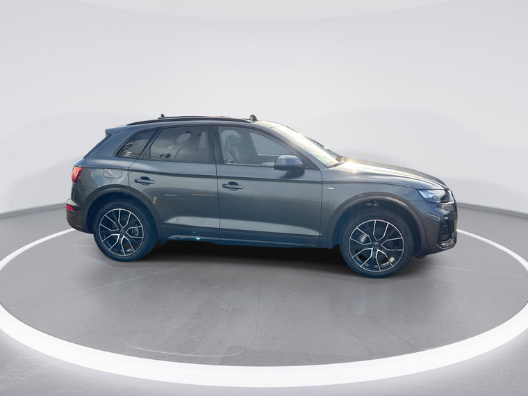 Vehicle Image 6
